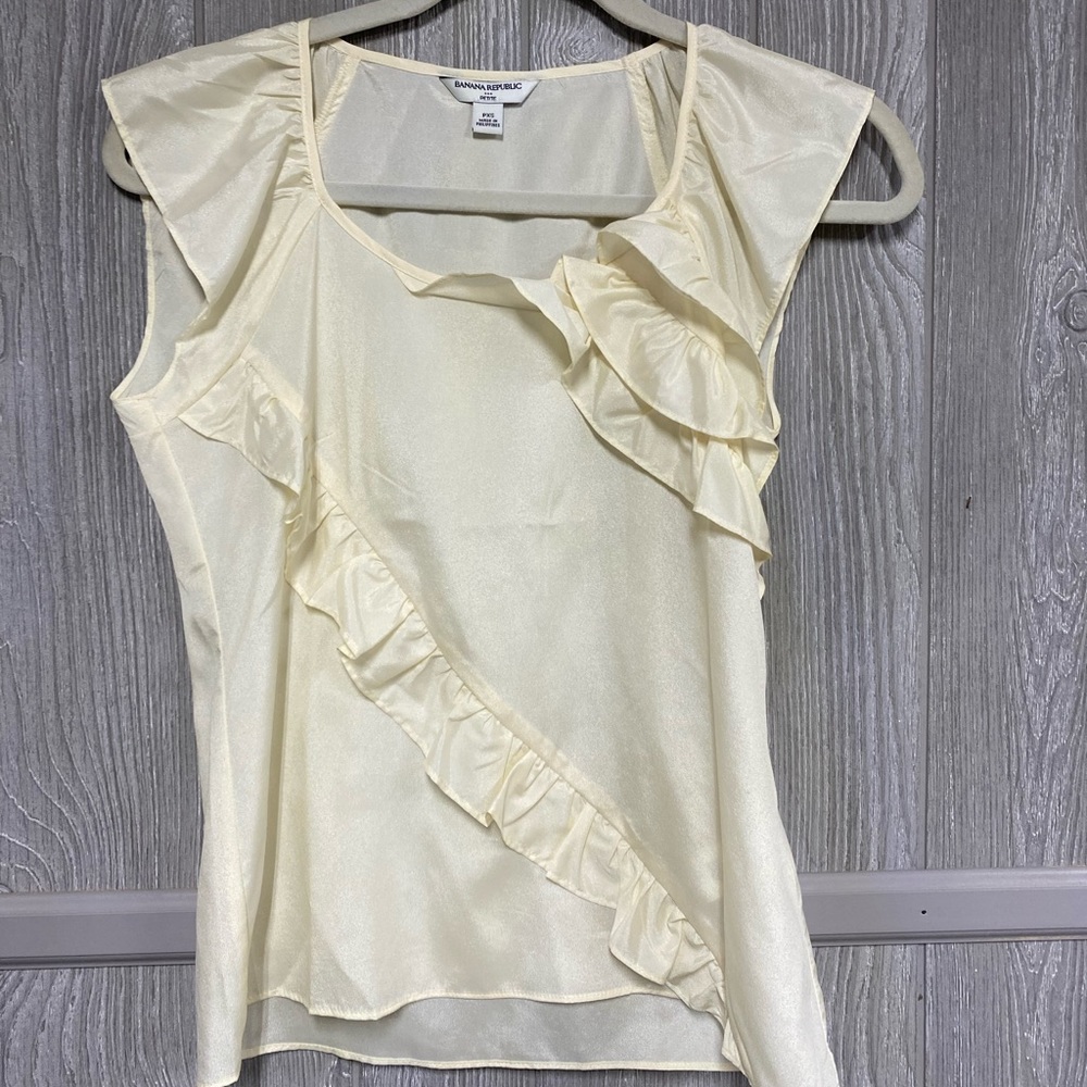 Banana Republic Ivory Ruffle Blouse NWOT Size PXS